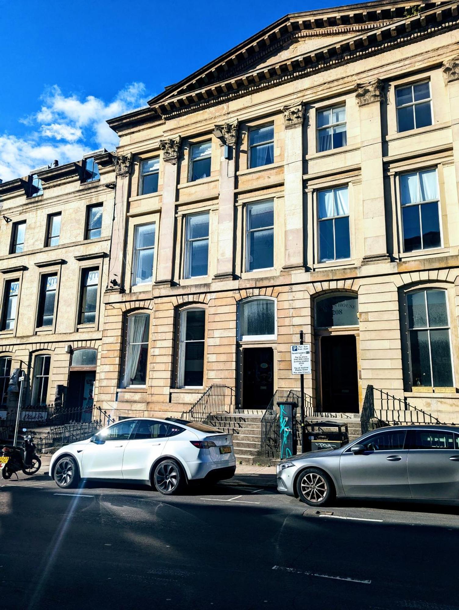 One The Mews Appartement Glasgow Buitenkant foto